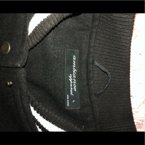 Black high-school bomber jacket - Picture 3 of 4